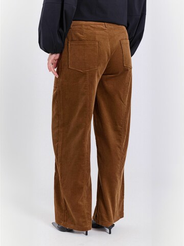 Regular Pantalon ' Rina ' NORR en marron : derrière