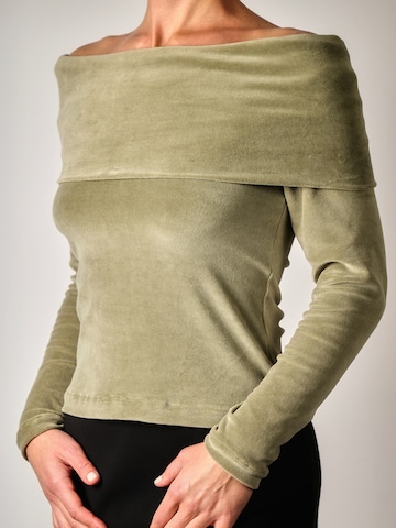 inna Top in Green: front