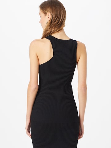 Top 'Caliente' de la Essentiel Antwerp pe negru