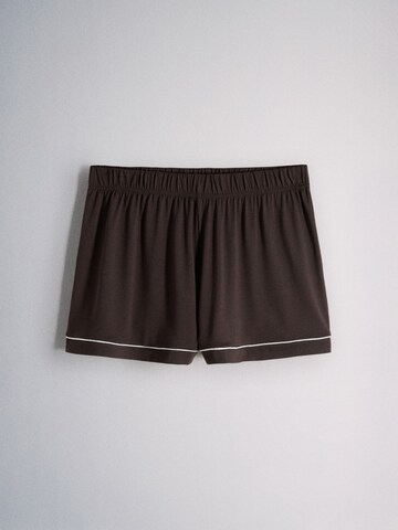 The Set Shorty in Beige