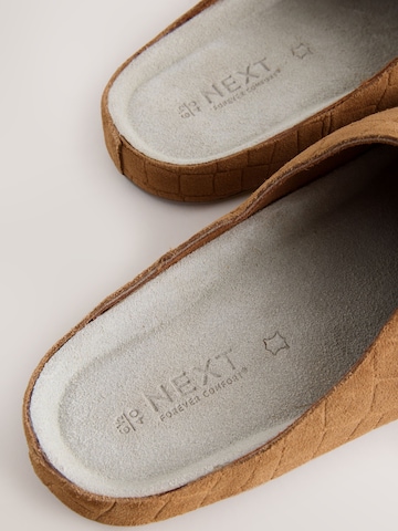 Saboţi de la Next pe maro