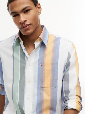 TOMMY HILFIGER Regular Fit Paita 'HERITAGE' värissä valkoinen