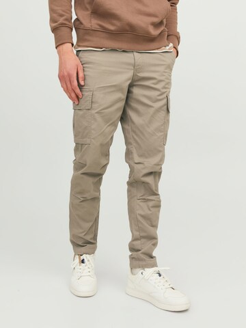 Effilé Pantalon cargo 'Ace Tucker' JACK & JONES en beige : devant