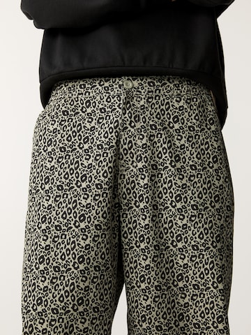 Loosefit Pantalon Pull&Bear en vert