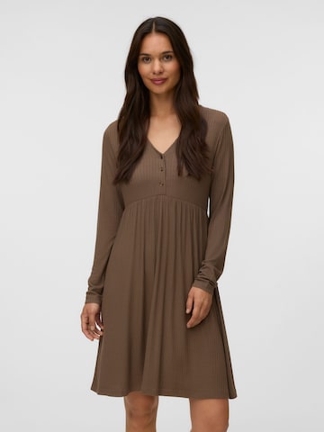 Robe MAMALICIOUS en marron : devant