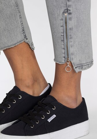 MAC Skinny Jeans in Grijs