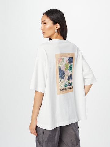 T-shirt oversize 'Laura' ARMEDANGELS en blanc