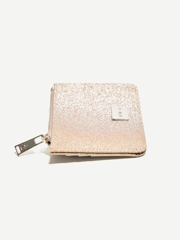 Bershka Case in Gold