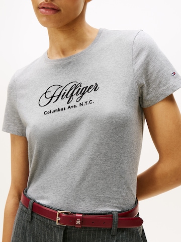 Maglietta di TOMMY HILFIGER in grigio