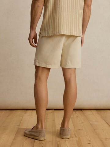 DAN FOX APPAREL Regular Панталон с набор 'Hermann' в бяло