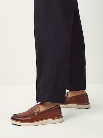 Chaussure basse Next en marron