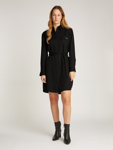 Abito camicia di Calvin Klein Jeans in nero: frontale