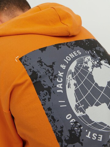 JACK & JONES Sweatshirt in Oranje