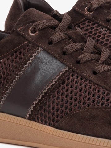 Estro Låg sneaker '021-50-85' i brun