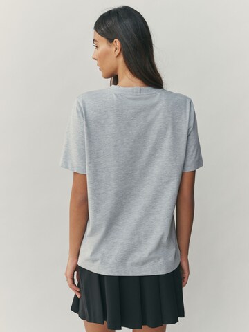 NextMajica - siva boja