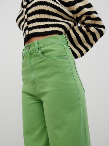 Wide leg Jeans 'Avery' di EDITED in verde