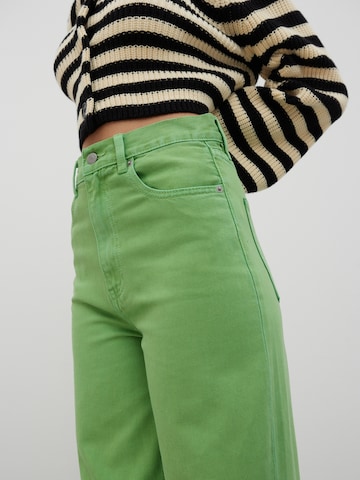 EDITED Wide leg Jeans 'Avery' in Green