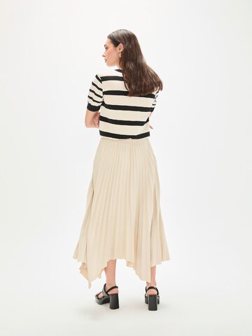 Lola Casademunt Юбка в Белый