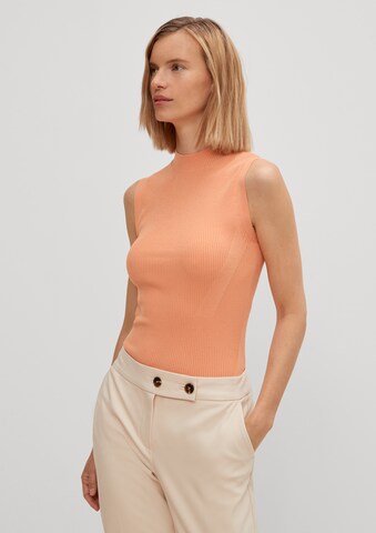 COMMA Top in Orange: front