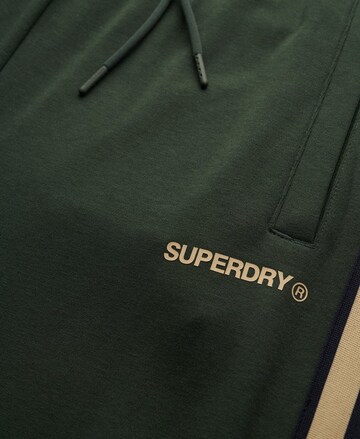 Superdry Tapered Broek in Groen
