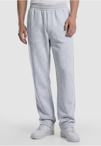 Urban Classics Loose fit Pants in Grey: front