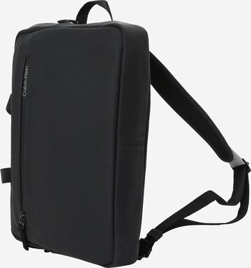 melns Calvin Klein Soma portatīvajam datoram: no priekšpuses