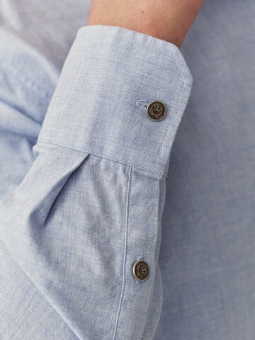 TATUUM - Ajuste estrecho Camisa de negocios 'MARLO' en azul