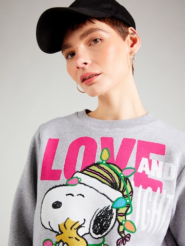PRINCESS GOES HOLLYWOOD Sweatshirt 'Love and light' in Grijs