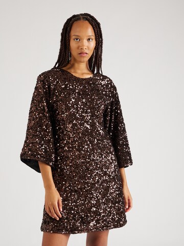 Robe 'Mallie' SELECTED FEMME en marron : devant