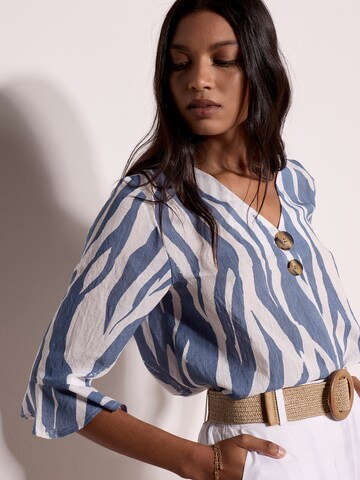 Apricot Blouse ' ' in Blue