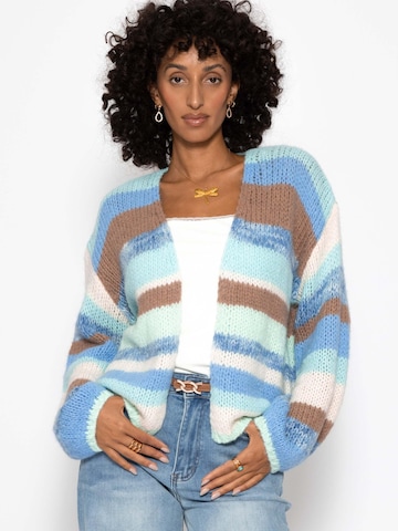 SASSYCLASSY Strickjacke in Blau: Vorderseite