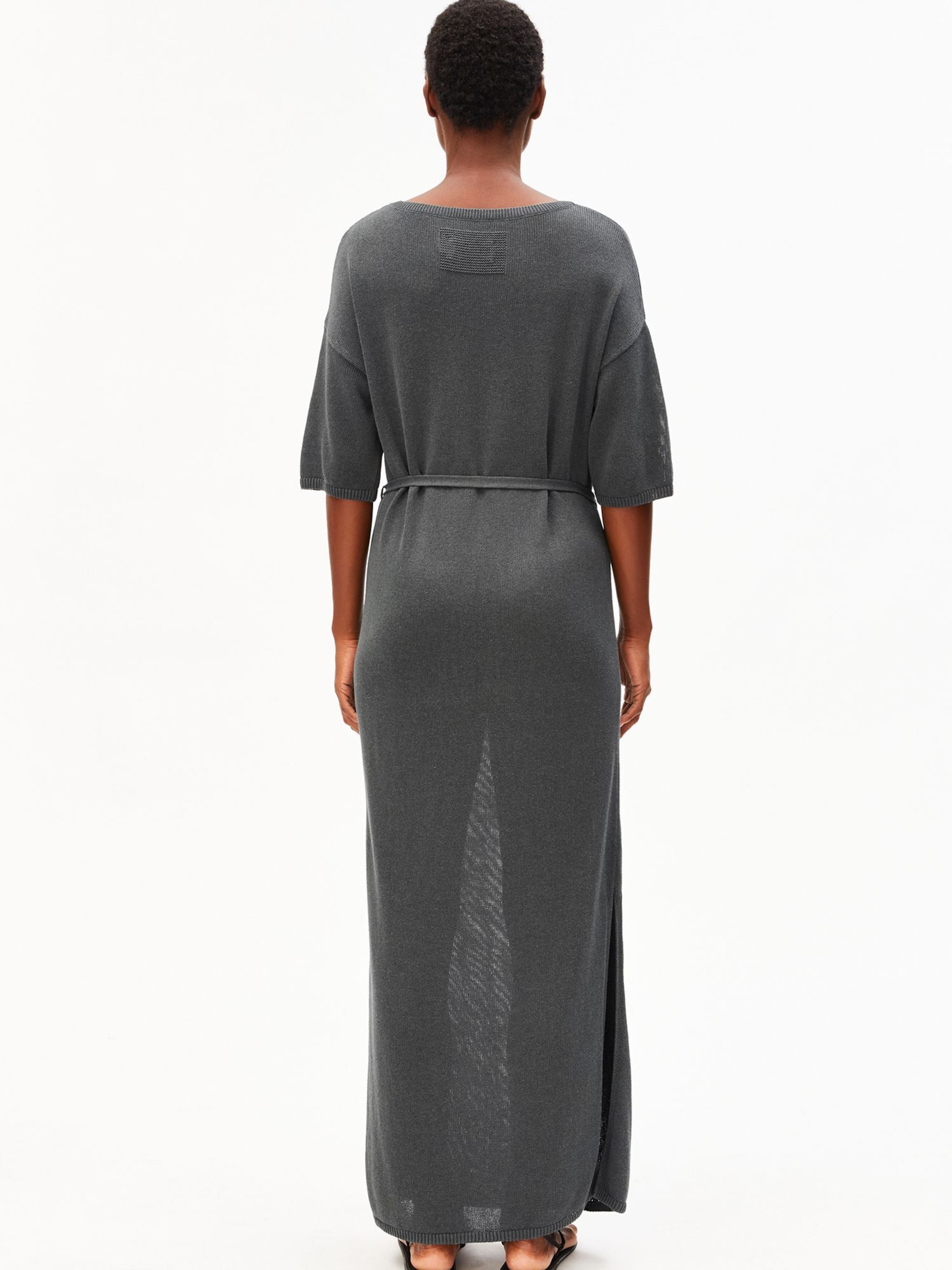 ARMEDANGELS Gebreide jurk in Grijs: voorkant