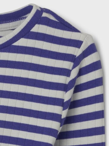 T-Shirt NAME IT en violet