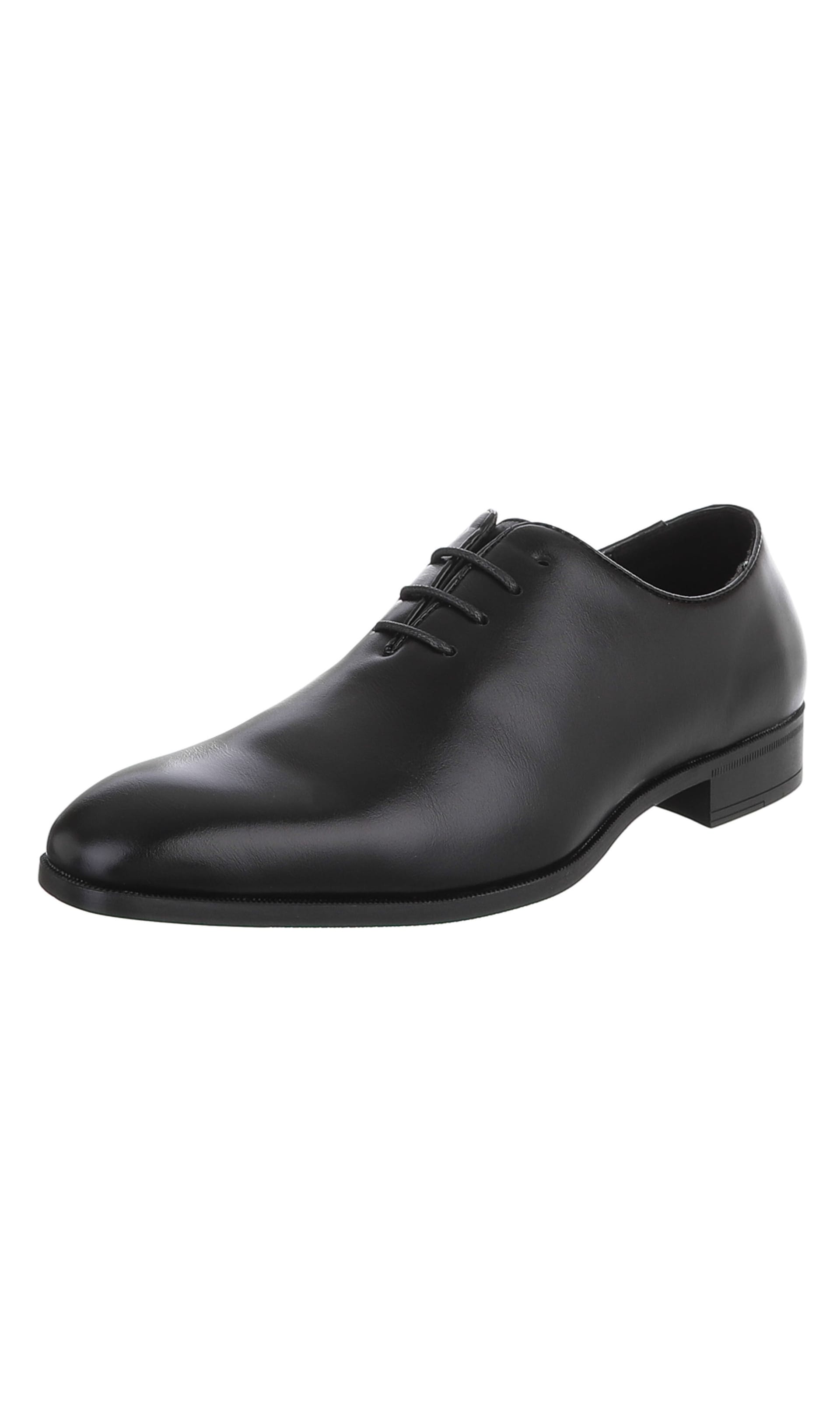 CoolWalk Lace-Up Shoes in Black: front