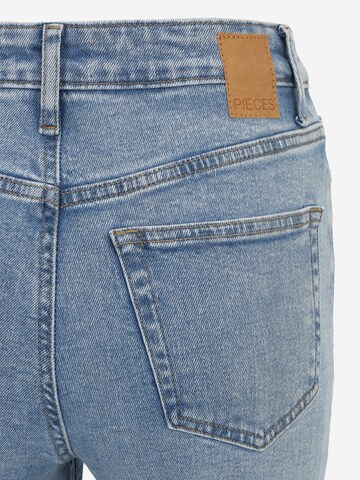 Pieces Tall Flared Jeans 'KELLY' in Blauw