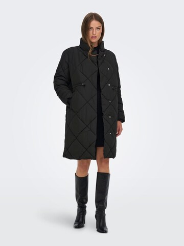 JDY Winter Coat in Black: front