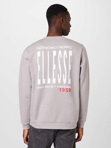 Sweat-shirt 'Teranna' ELLESSE en gris