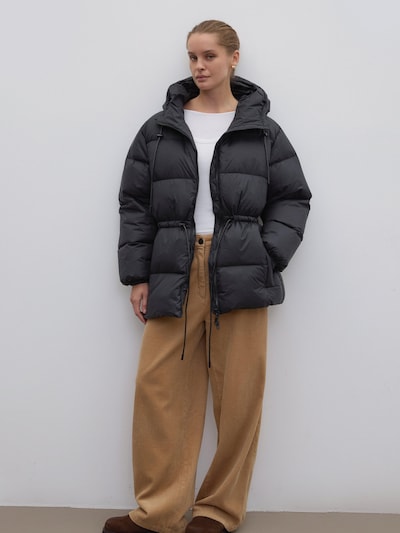 Estro Overgangsjakke i sort, Produktvisning