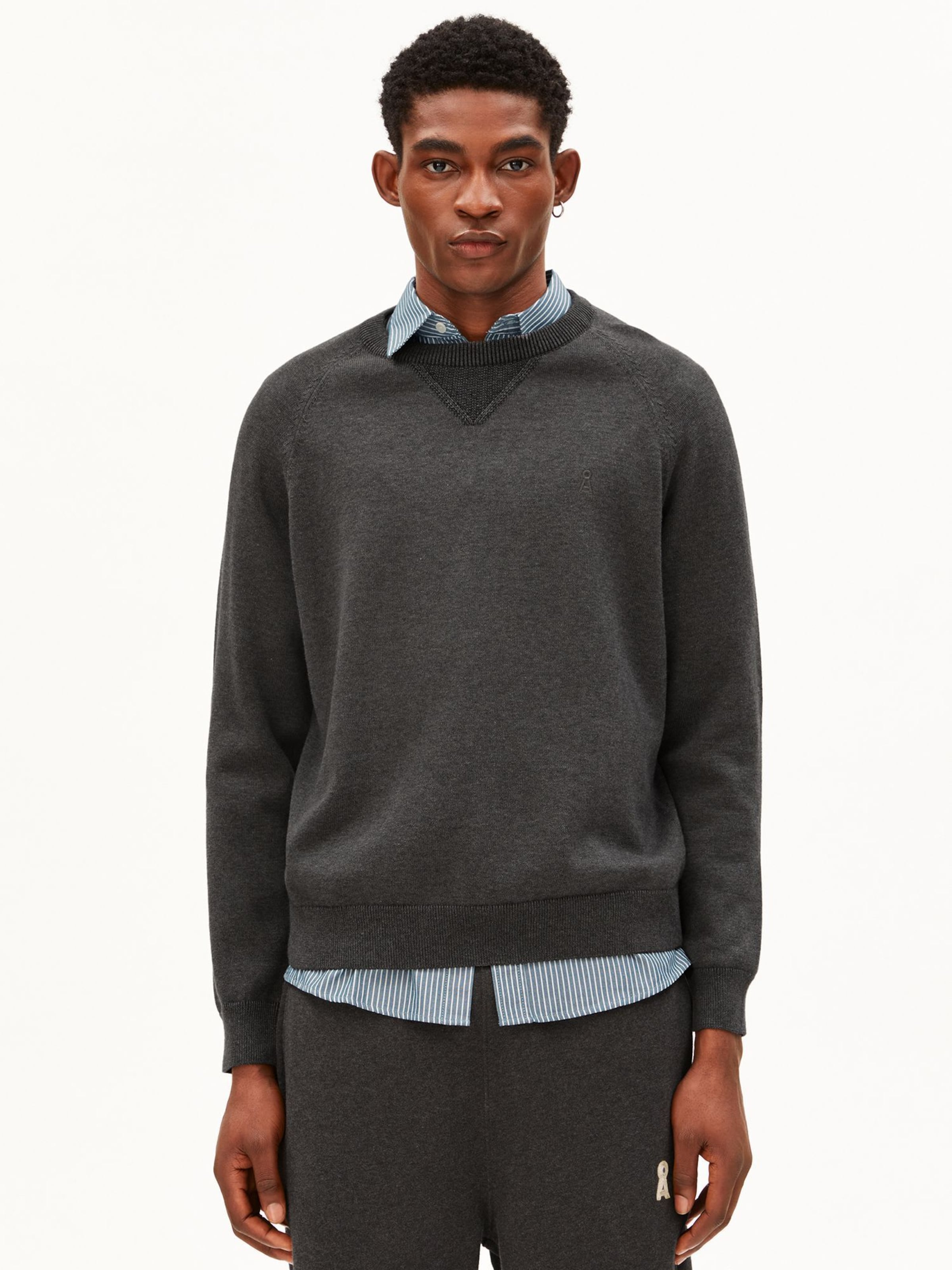 Pull-over ARMEDANGELS en gris : devant