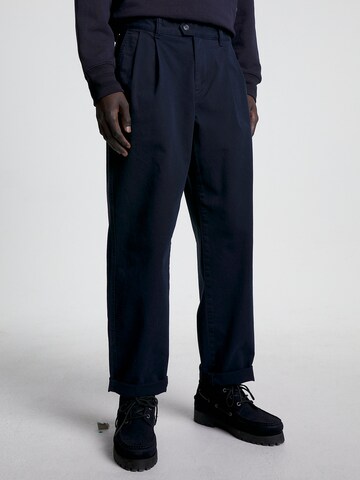 Loosefit Pantalon à pince TOMMY HILFIGER en bleu : devant