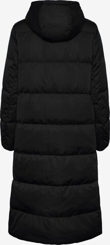 Y.A.S Mantel 'Puffa' in Schwarz