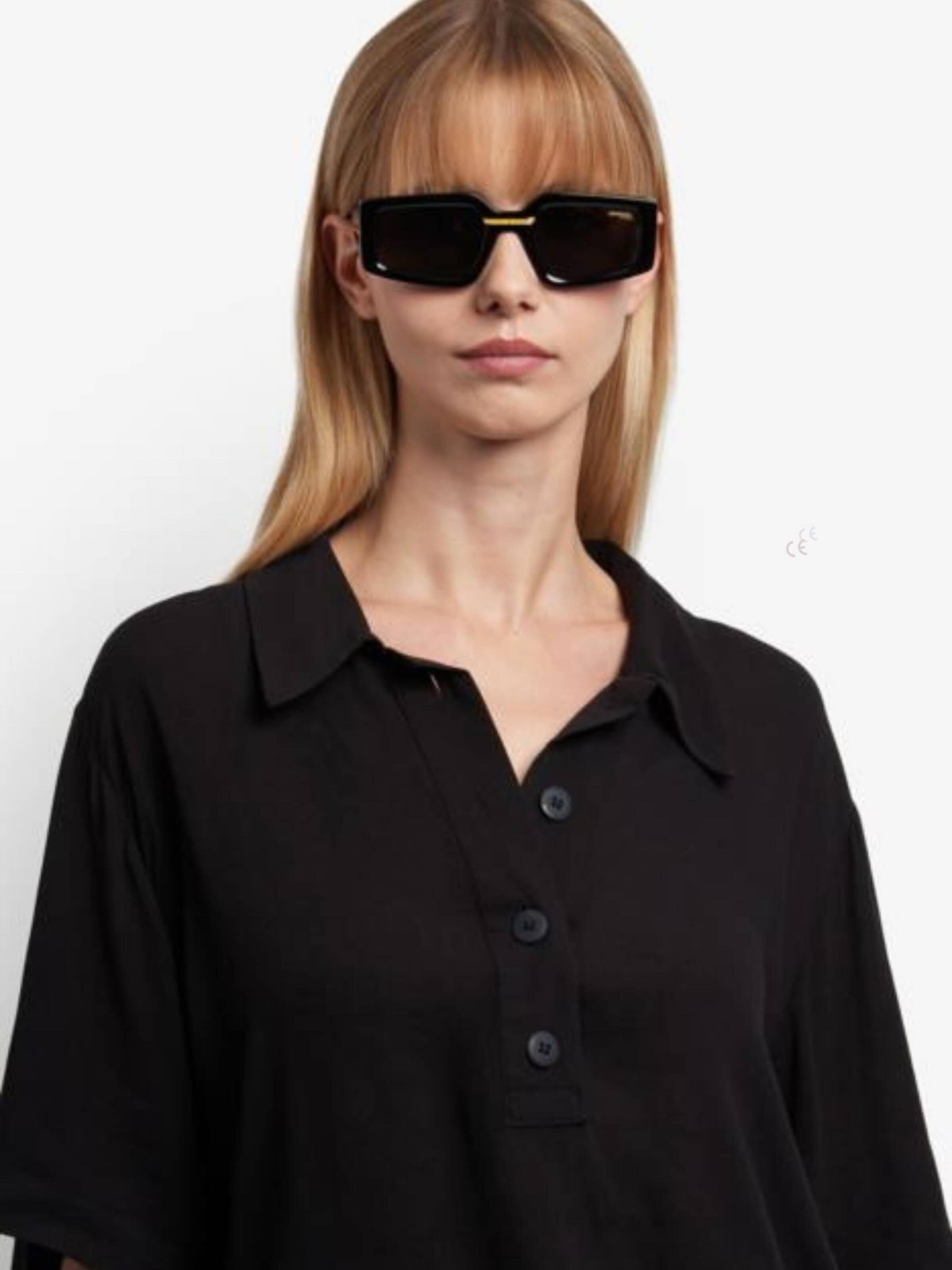 Lunettes de soleil Carrera en noir : devant