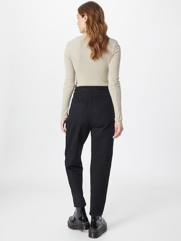 ESPRIT Tapered Pleat-Front Pants in Black