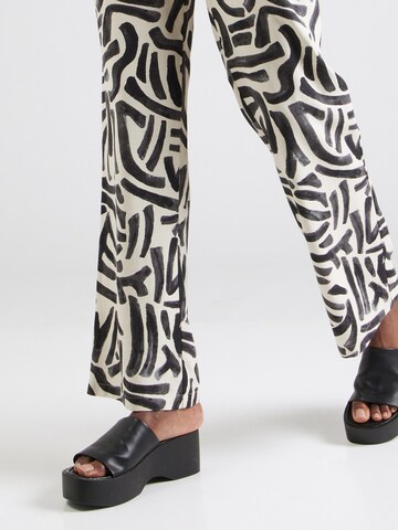 PIECES Loosefit Byxa 'PCARLEM' i svart