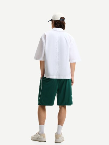 regular Pantaloni di Bershka in verde