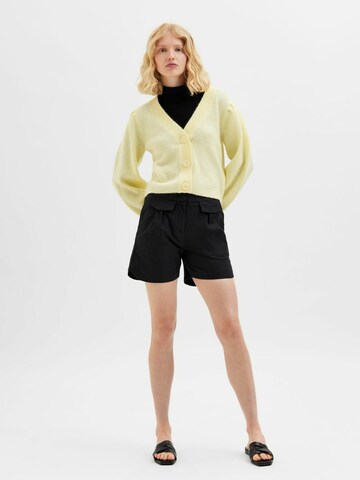 Selected Femme Petite Regular Shorts 'CECILIE' in Schwarz