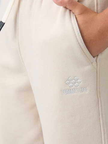 Tommy Life Broek 'TOMMY Kinder Jogginghose' in Beige