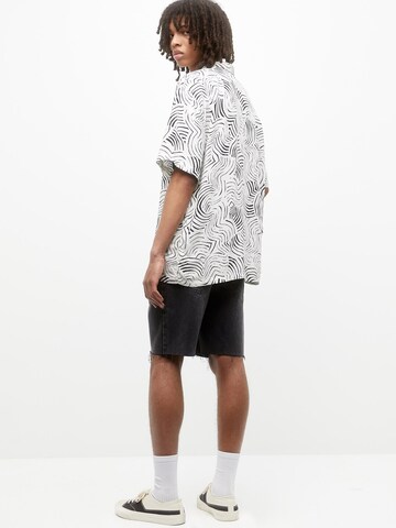 Pull&Bear Comfort fit Button Up Shirt in White