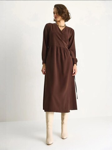 Bianco Lucci Dress in Brown