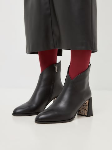 Bottines CESARE GASPARI en noir : devant